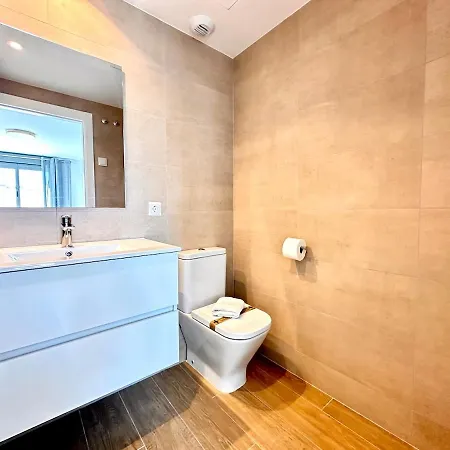 Sunny Penthouse With A Terrace And Views Appartement *